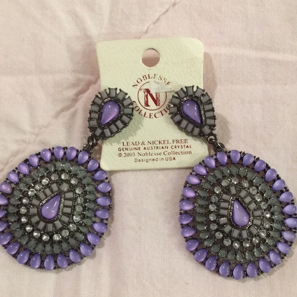 Noblesse Collection Dangle Earrings (M) - Picture 4 of 4